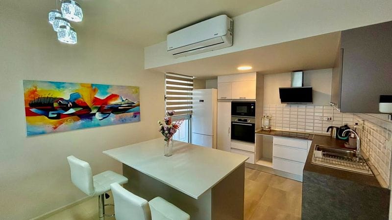 3-комнатные апартаменты 130 м² в 200 метрах от пляжа с панорамным видом на море! - фото № 9