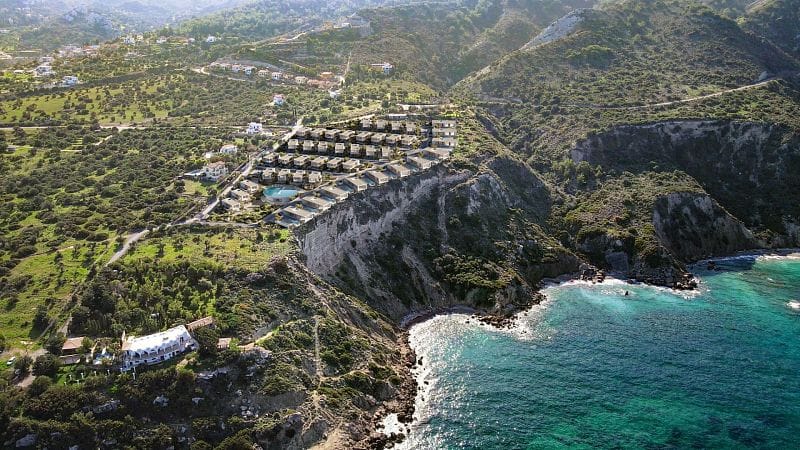 4-комнатная вилла 220 м² с бассейном в 150 метрах от моря с потрясающими видами! - фото № 1