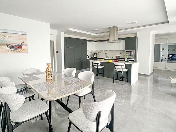 4-комнатный пентхаус 402 м² с джакузи и просторными террасами в живописном комплексе - фото № 5