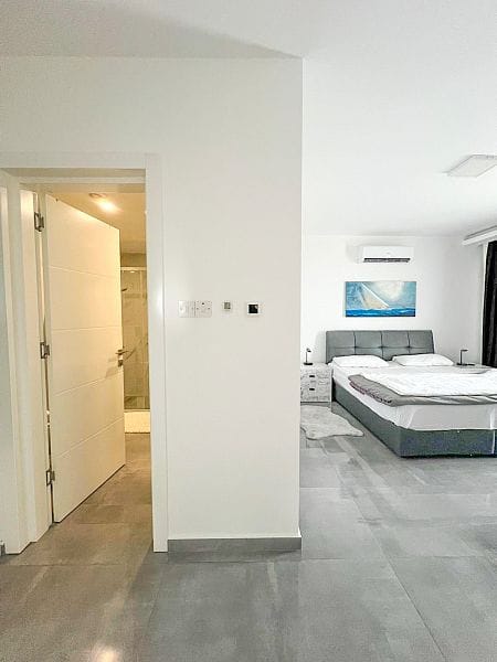 4-комнатный пентхаус 402 м² с джакузи и просторными террасами в живописном комплексе - фото № 14