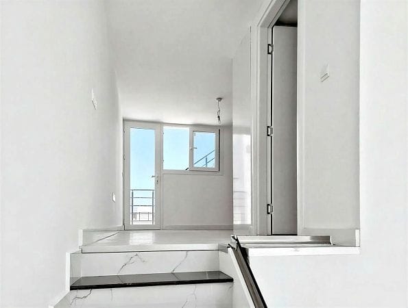 2-комнатный дуплекс пентхаус loft 68 м² с видом на море из квартиры и террасой на крыше 46 м² с панорамным видом на море и горы! - фото № 9