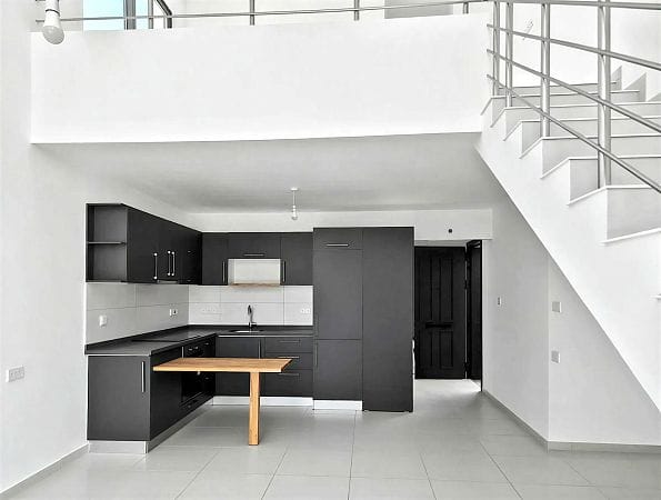2-комнатный пентхаус loft 67 м² с террасой на крыше 31 м² в 350 метрах от моря! - фото № 7
