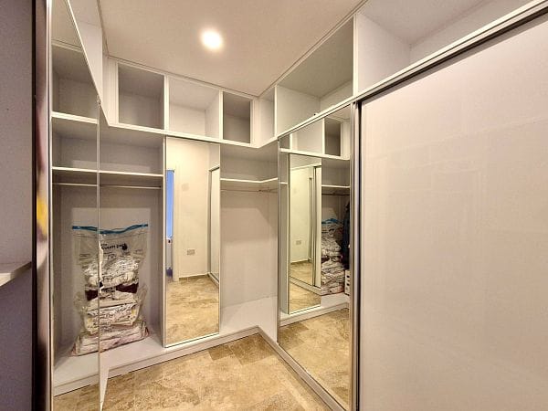 5-спальная вилла 400 м² с участком 630 м², бассейном и панорамными видами на море и горы - фото № 23