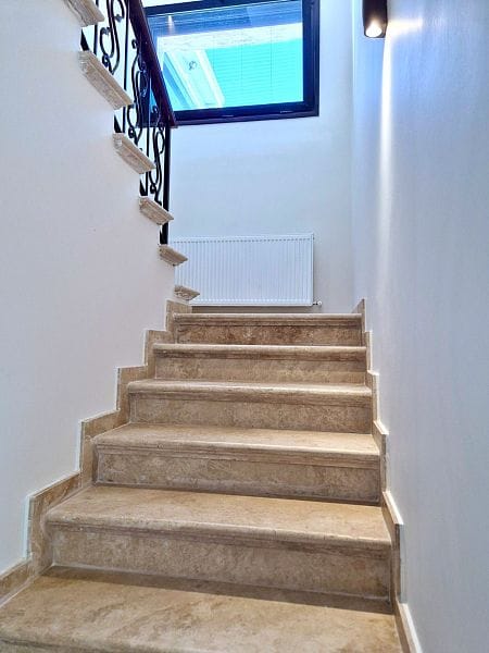 5-спальная вилла 400 м² с участком 630 м², бассейном и панорамными видами на море и горы - фото № 30