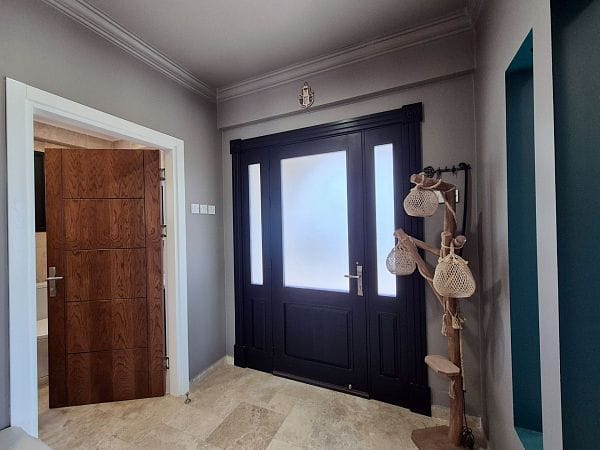 5-спальная вилла 400 м² с участком 630 м², бассейном и панорамными видами на море и горы - фото № 31