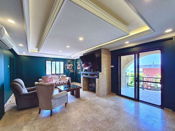 5-спальная вилла 400 м² с участком 630 м², бассейном и панорамными видами на море и горы - фото № 36