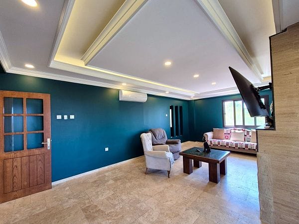 5-спальная вилла 400 м² с участком 630 м², бассейном и панорамными видами на море и горы - фото № 37