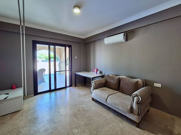 5-спальная вилла 400 м² с участком 630 м², бассейном и панорамными видами на море и горы - фото № 46