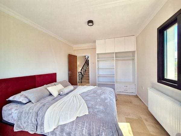 5-спальная вилла 400 м² с участком 630 м², бассейном и панорамными видами на море и горы - фото № 51