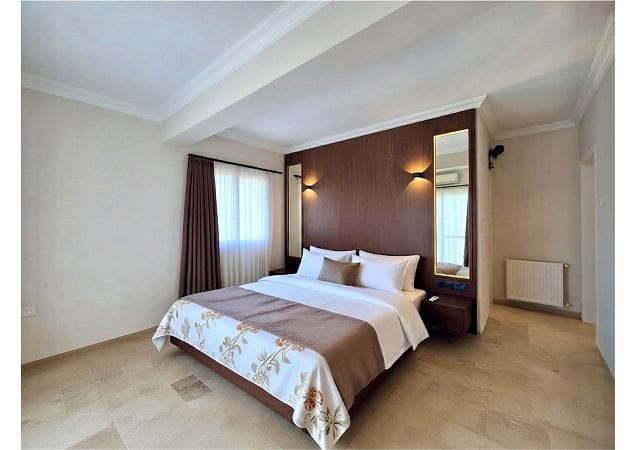 5-спальная вилла 400 м² с участком 630 м², бассейном и панорамными видами на море и горы - фото № 56