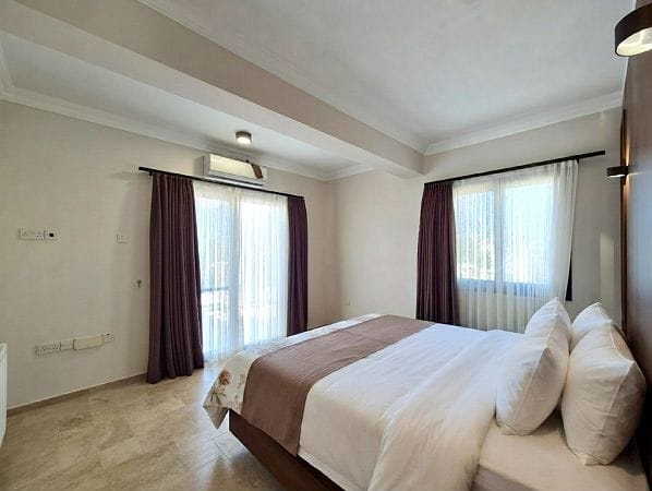 5-спальная вилла 400 м² с участком 630 м², бассейном и панорамными видами на море и горы - фото № 57