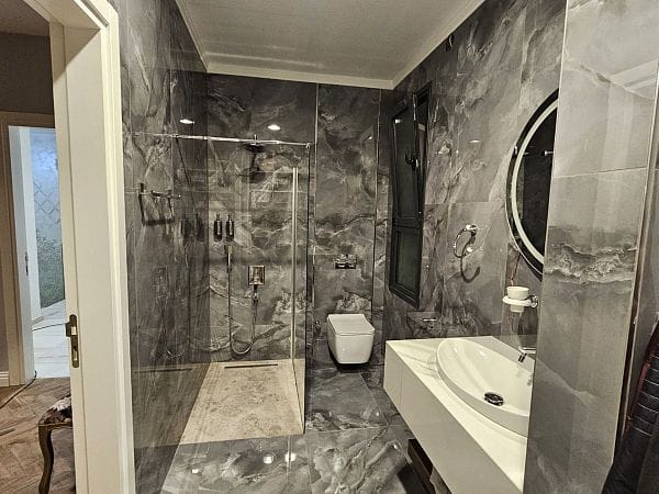 Роскошная 4-спальная вилла премиум-класса 320 м² с бассейном и итальянской мебелью - фото № 29