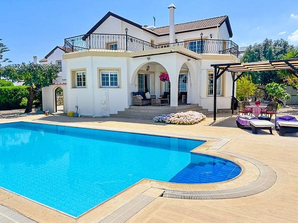 4-комнатная вилла 172 м² с приватным бассейном и панорамным видом на море! - фото № 1