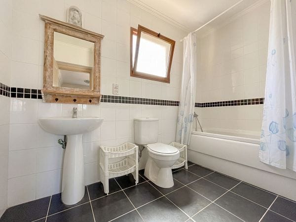 3-комнатные апартаменты 98 м² с террасой в 3 минутах от моря! - фото № 18