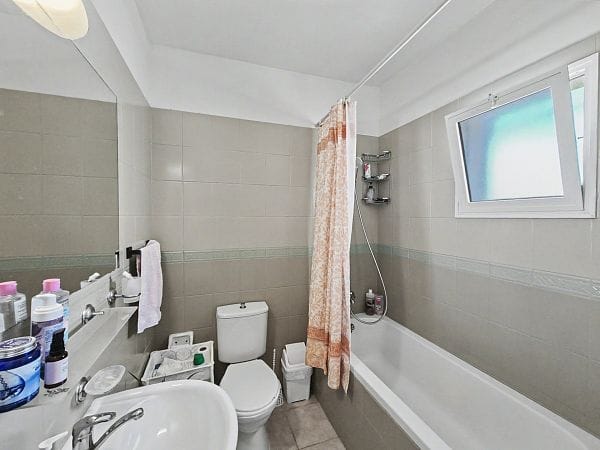 4-комнатный пентхаус 170 м² с террасой на крыше 50 м² всего в 150 метрах от моря! - фото № 15