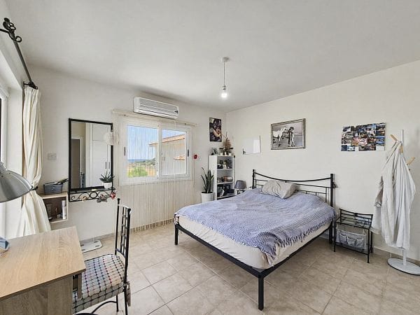 4-комнатный пентхаус 170 м² с террасой на крыше 50 м² всего в 150 метрах от моря! - фото № 18