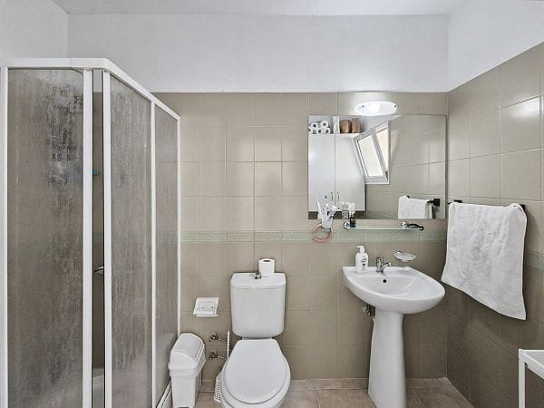 4-комнатный пентхаус 170 м² с террасой на крыше 50 м² всего в 150 метрах от моря! - фото № 22