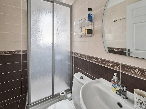 4-комнатные апартаменты 120 м² всего в 50 метрах от песчаного пляжа! - фото № 12