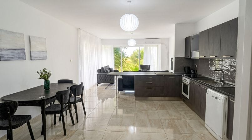 Двухуровневые 6-комнатные апартаменты 260 м² в комплексе в 10 минутах от моря - фото № 4