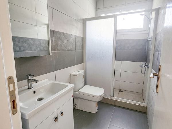 Двухуровневые 6-комнатные апартаменты 260 м² в комплексе в 10 минутах от моря - фото № 13