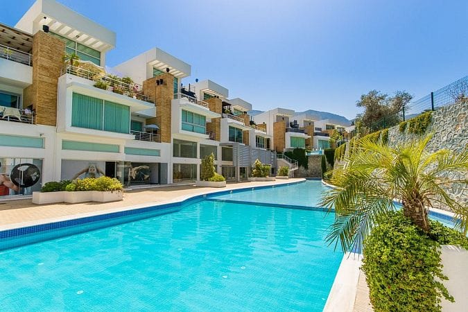 Двухуровневые 6-комнатные апартаменты 260 м² в комплексе в 10 минутах от моря - фото № 27