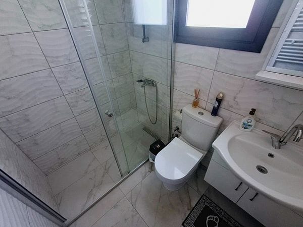 3-комнатный таунхаус 120 м² с двумя террасами на первой береговой линии - фото № 18