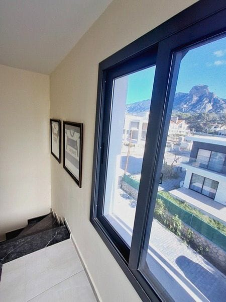 3-комнатный таунхаус 120 м² с двумя террасами на первой береговой линии - фото № 22
