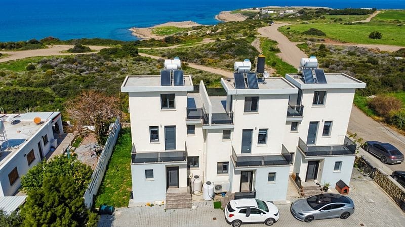3-комнатный таунхаус 120 м² с двумя террасами на первой береговой линии - фото № 28