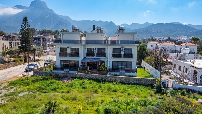 3-комнатный таунхаус 120 м² с двумя террасами на первой береговой линии - фото № 29