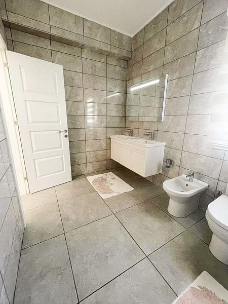 4-комнатная вилла 170 м² с террасой 40 м² в комплексе с инфраструктурой - фото № 42