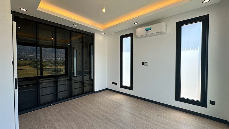 5-комнатная вилла 304 м² с приватным бассейном в 500 метрах от пляжа - фото № 22