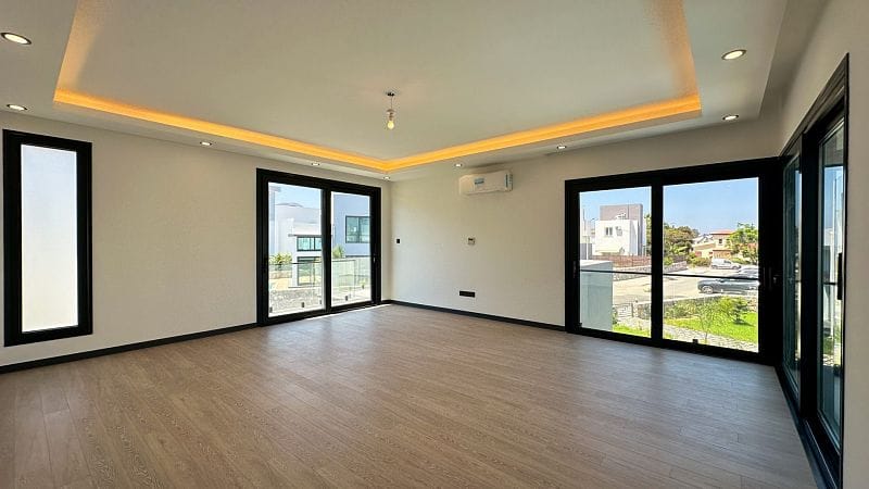 5-комнатная вилла 304 м² с приватным бассейном в 500 метрах от пляжа - фото № 26