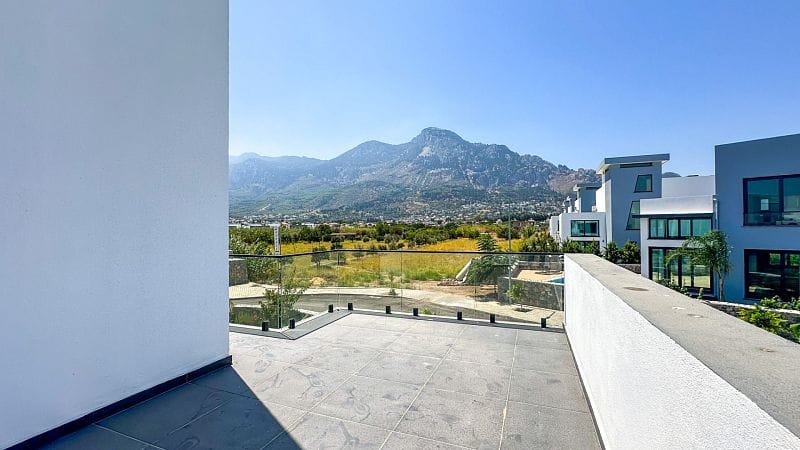 5-комнатная вилла 304 м² с приватным бассейном в 500 метрах от пляжа - фото № 28