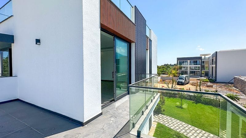 5-комнатная вилла 304 м² с приватным бассейном в 500 метрах от пляжа - фото № 29