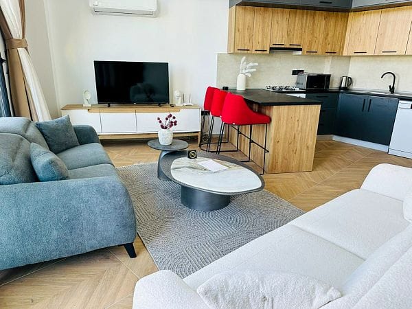 2-комнатные апартаменты 98 м² с террасой всего в 100 метрах от моря! - фото № 8