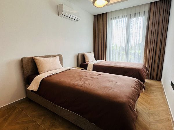 2-комнатные апартаменты 98 м² с террасой всего в 100 метрах от моря! - фото № 12