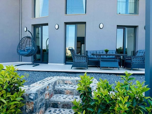 2-комнатные апартаменты 98 м² с террасой всего в 100 метрах от моря! - фото № 18