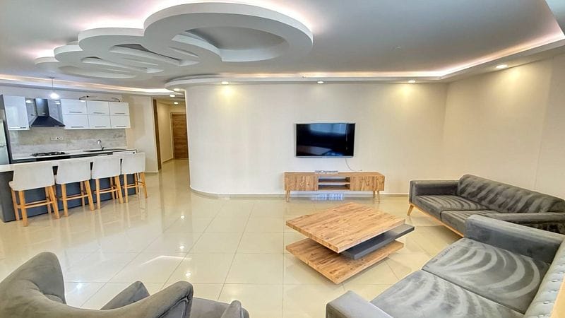 4-комнатные апартаменты 136 м² с мебелью и техникой в центре Кирении - фото № 3