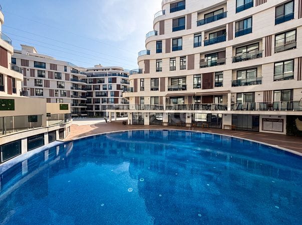 4-комнатные апартаменты 136 м² с мебелью и техникой в центре Кирении - фото № 19