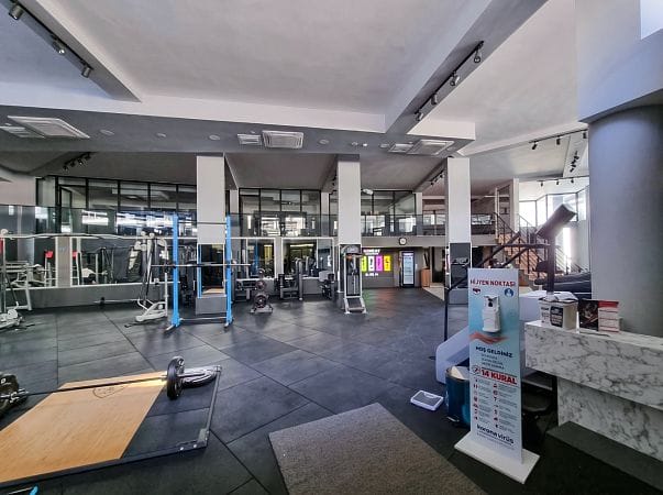 4-комнатные апартаменты 136 м² с мебелью и техникой в центре Кирении - фото № 22