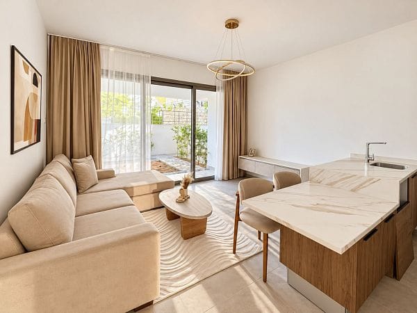 2-комнатные апартаменты 69 м² с террасой-граунд и садом в 10 минутах от пляжа - фото № 3