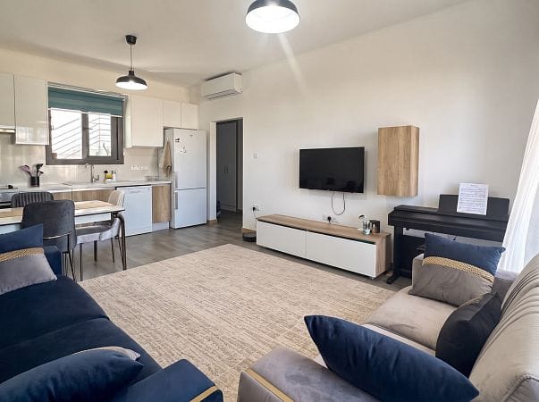 3-комнатные апартаменты 71 м² с террасой на крыше 60 м² в районе Кирении - фото № 2